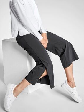 Athleta Black Tribeca Crop Pant Size 12 Style 281969 Wide Leg Travel Work Career